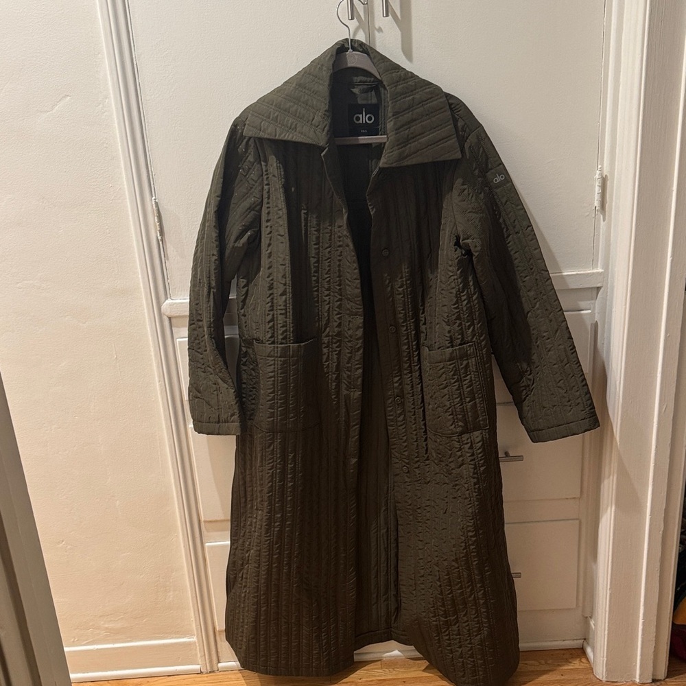 ALO Yoga Quilted Skyline Long Coat size xs/s olive green - Picture 7 of 10